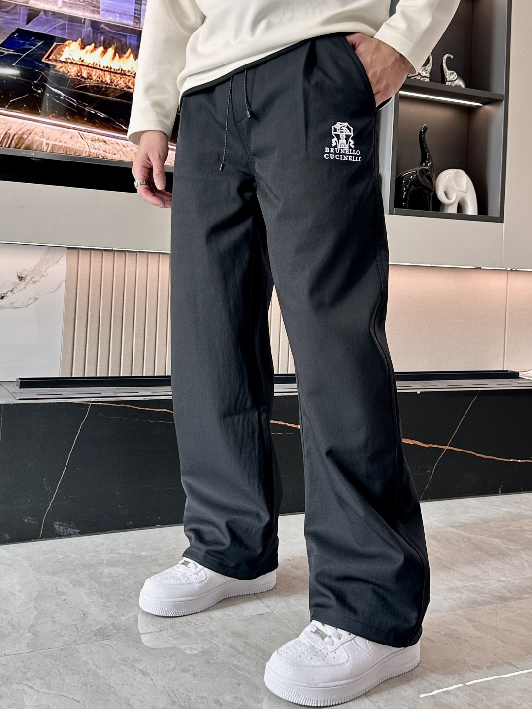 BC 2025秋冬最新系列男士加厚休闲裤！内里加绒，非常保暖，北方的宝子们赶紧备上！采用客供弹力柔棉材质