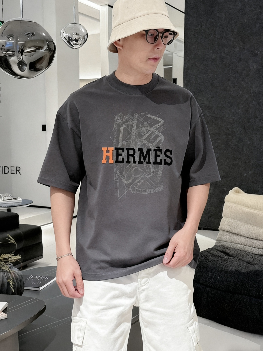 爱🐎仕2026春夏款/官网同步面料采用重磅纯棉精梳棉面料，OS宽松版型，上身版型超正！日常百搭，衣橱必备