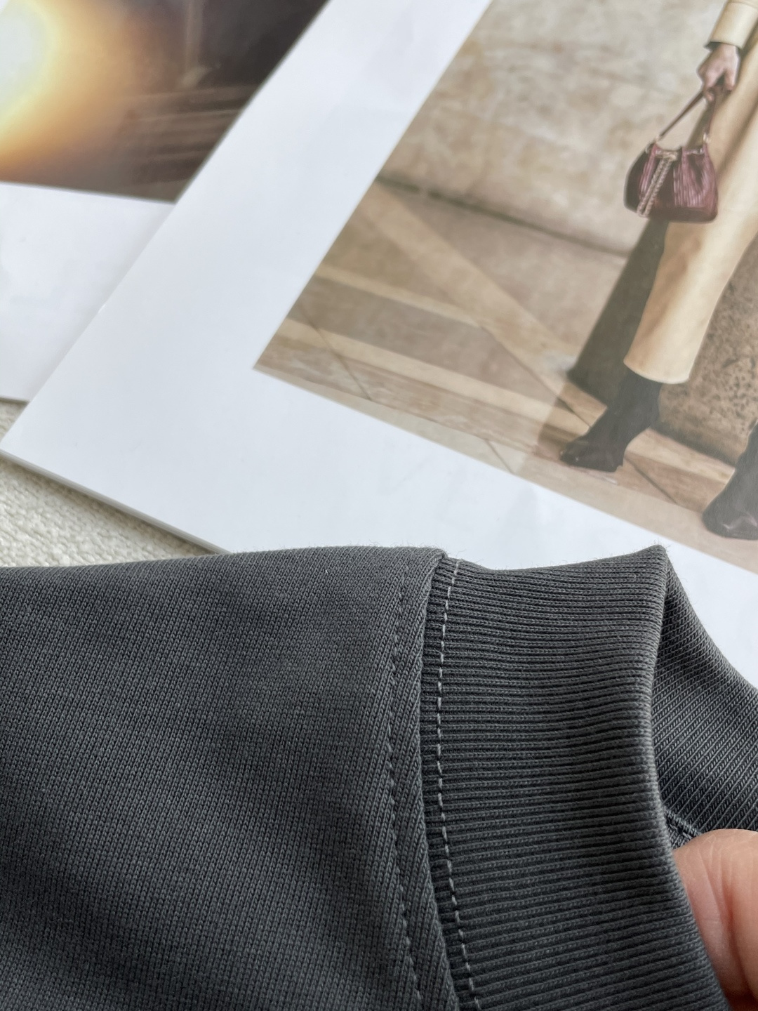 爱🐎仕2026春夏款/官网同步面料采用重磅纯棉精梳棉面料，OS宽松版型，上身版型超正！日常百搭，衣橱必备