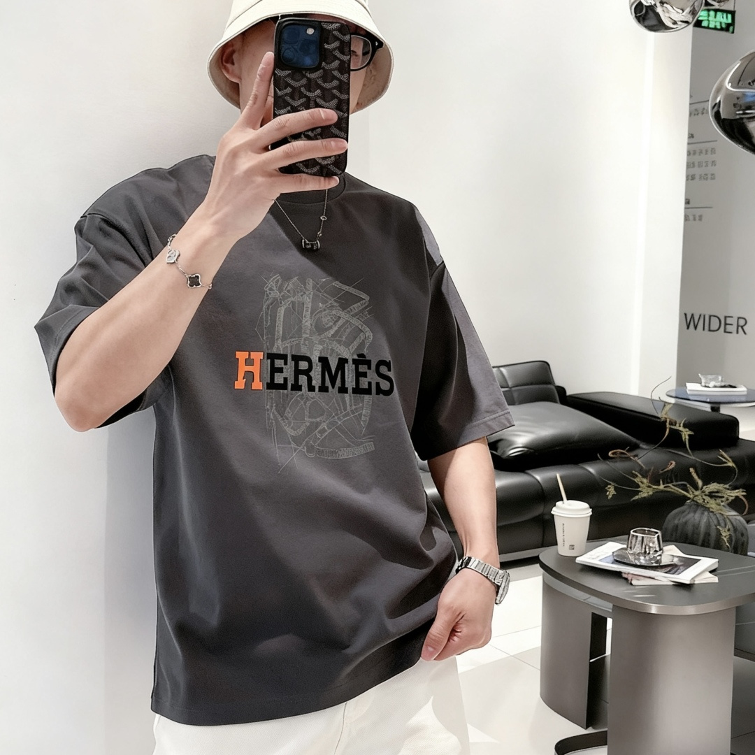 爱🐎仕2026春夏款/官网同步面料采用重磅纯棉精梳棉面料，OS宽松版型，上身版型超正！日常百搭，衣橱必备