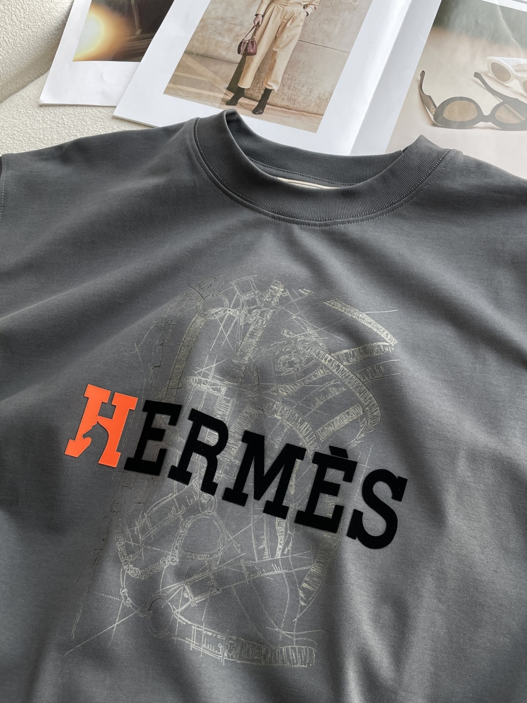 爱🐎仕2026春夏款/官网同步面料采用重磅纯棉精梳棉面料，OS宽松版型，上身版型超正！日常百搭，衣橱必备