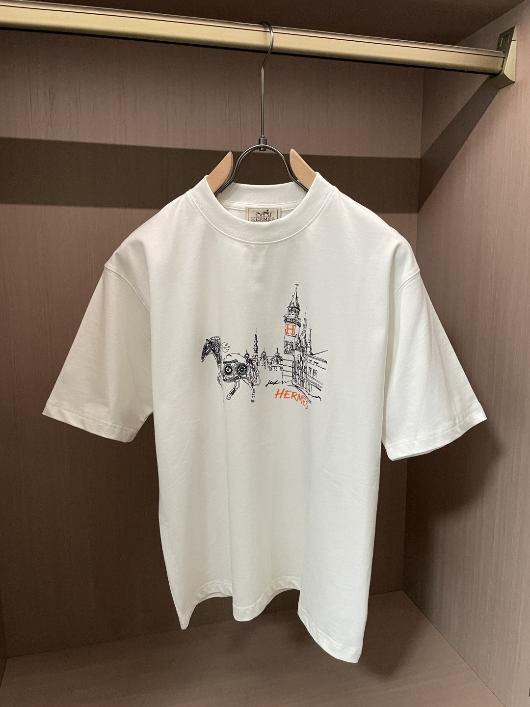 爱🐎仕/新年限定款2026春夏款/官网同步面料采用重磅纯棉精梳棉面料，OS宽松版型，上身版型超正！日常百