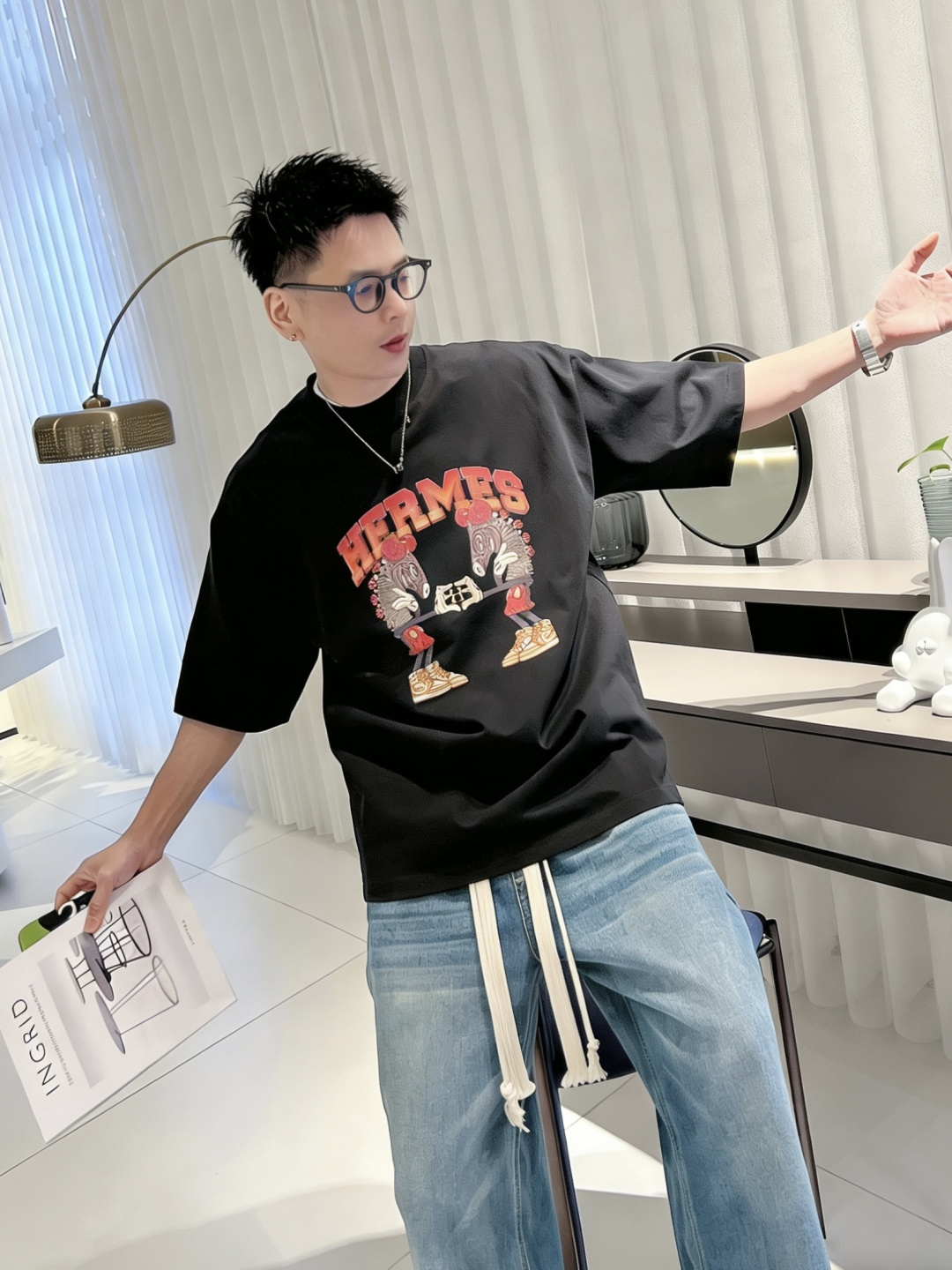 爱🐎仕/新年限定款2026春夏款/官网同步面料采用重磅纯棉精梳棉面料，OS宽松版型，上身版型超正！日常百