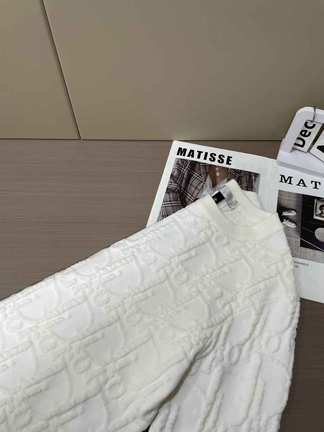 Dior 重磅推荐！2025aw秋冬新款 专柜同步 时尚经典基础款针织衫 秋冬必备款 采用针织衫加厚毛衣