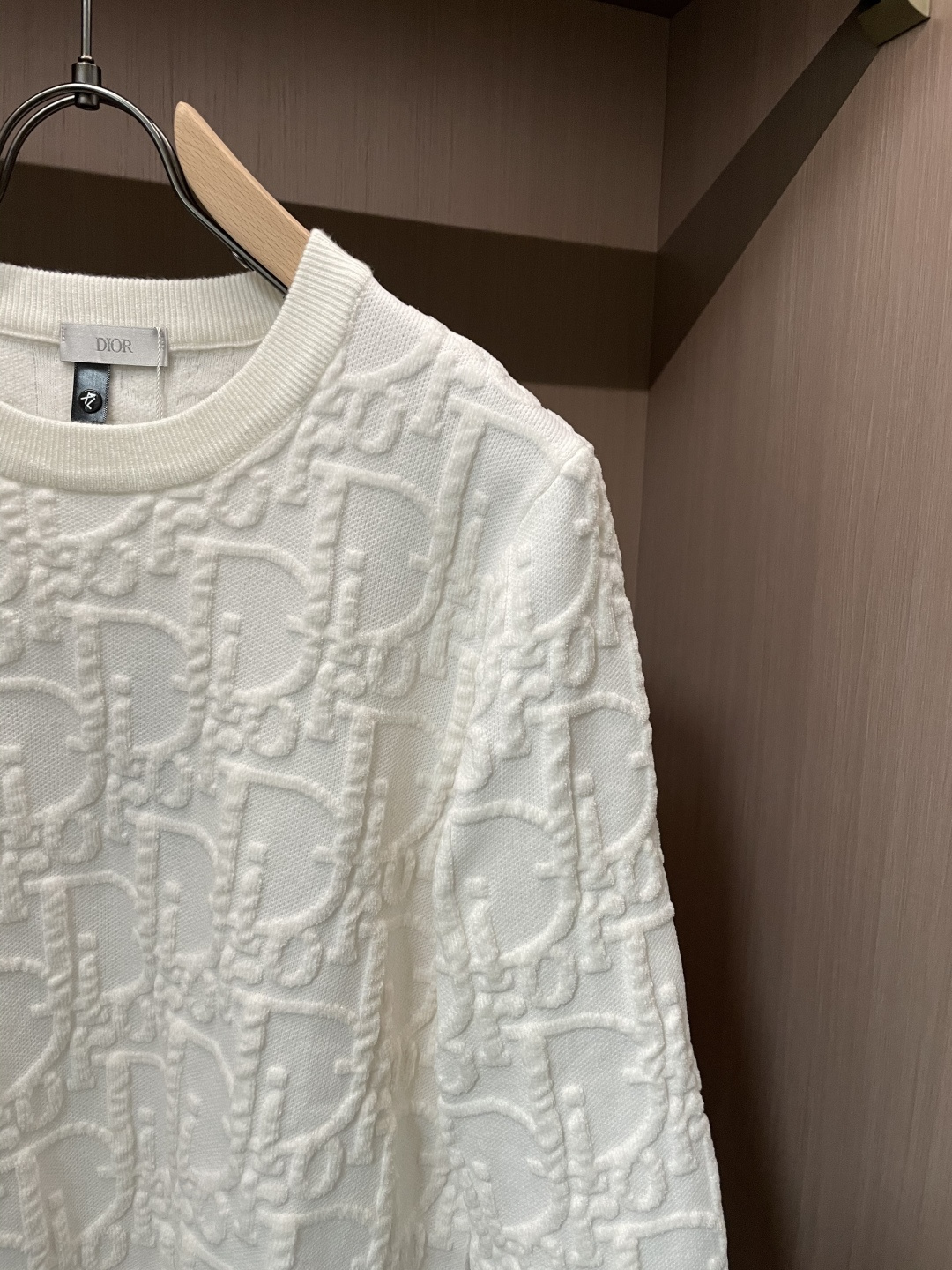 Dior 重磅推荐！2025aw秋冬新款 专柜同步 时尚经典基础款针织衫 秋冬必备款 采用针织衫加厚毛衣