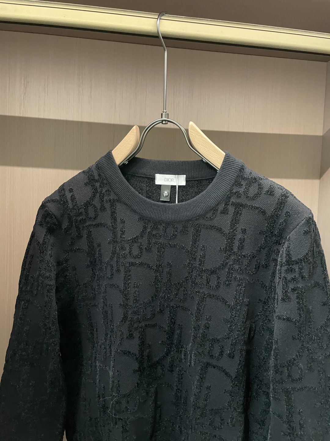 Dior 重磅推荐！2025aw秋冬新款 专柜同步 时尚经典基础款针织衫 秋冬必备款 采用针织衫加厚毛衣