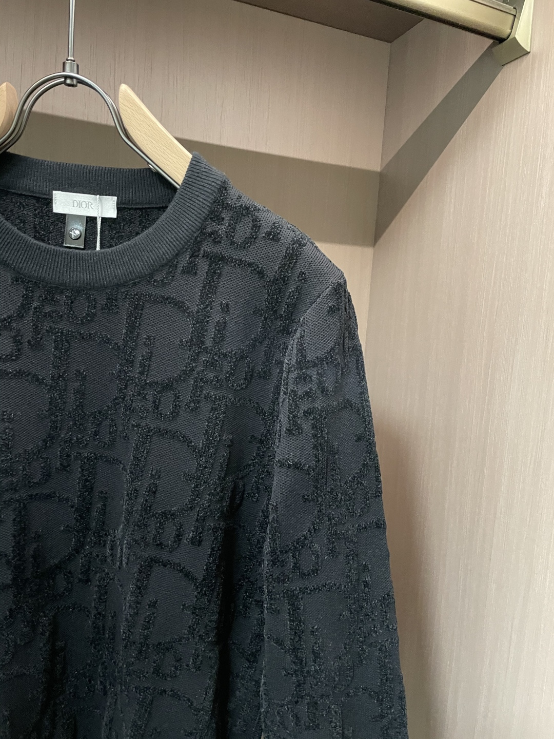 Dior 重磅推荐！2025aw秋冬新款 专柜同步 时尚经典基础款针织衫 秋冬必备款 采用针织衫加厚毛衣