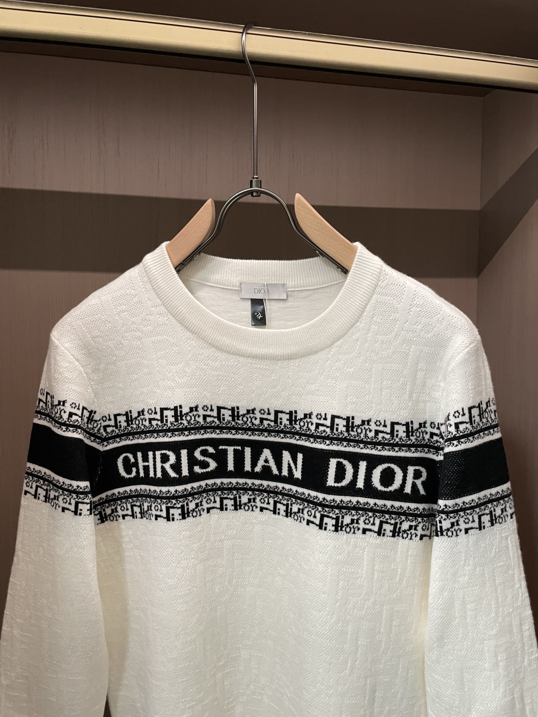 Dior 重磅推荐！2025aw秋冬新款 专柜同步 时尚经典基础款针织衫 秋冬必备款 采用针织衫加厚毛衣