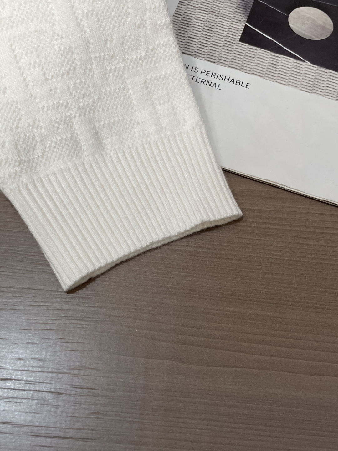 Dior 重磅推荐！2025aw秋冬新款 专柜同步 时尚经典基础款针织衫 秋冬必备款 采用针织衫加厚毛衣