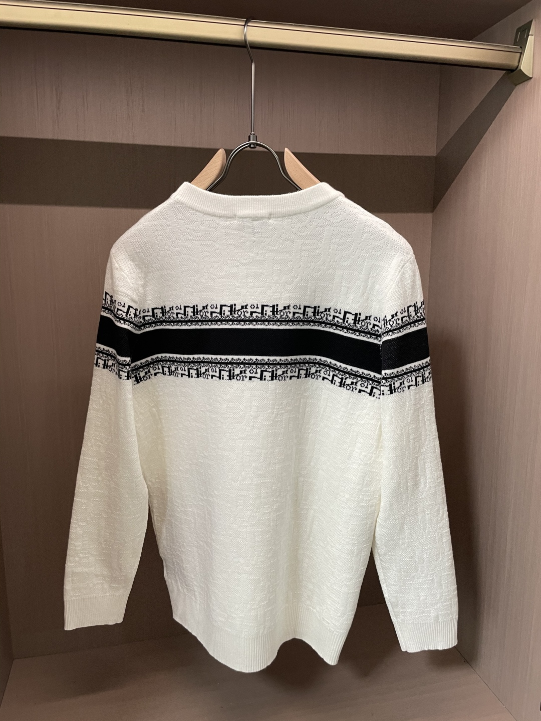 Dior 重磅推荐！2025aw秋冬新款 专柜同步 时尚经典基础款针织衫 秋冬必备款 采用针织衫加厚毛衣