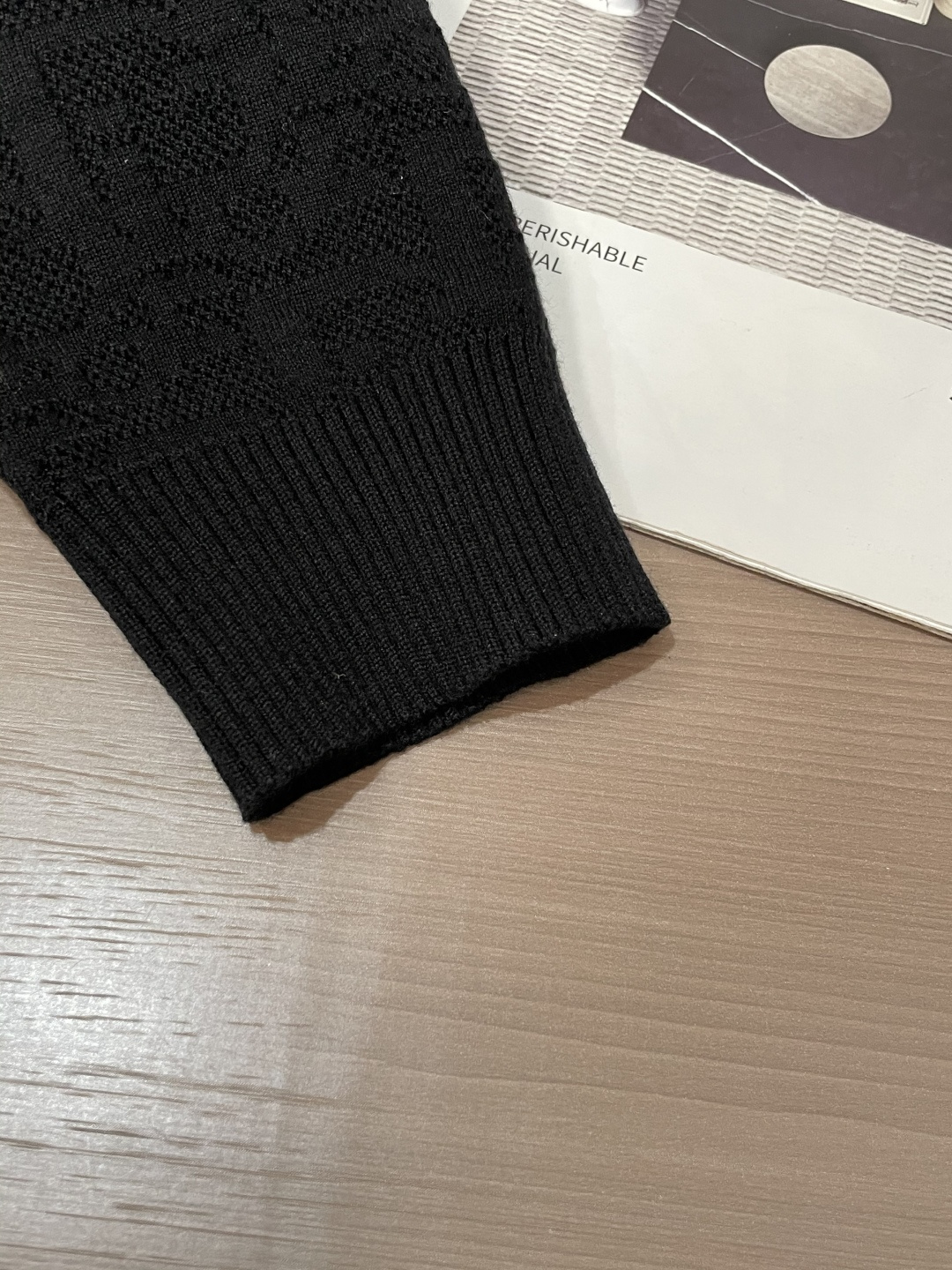 Dior 重磅推荐！2025aw秋冬新款 专柜同步 时尚经典基础款针织衫 秋冬必备款 采用针织衫加厚毛衣