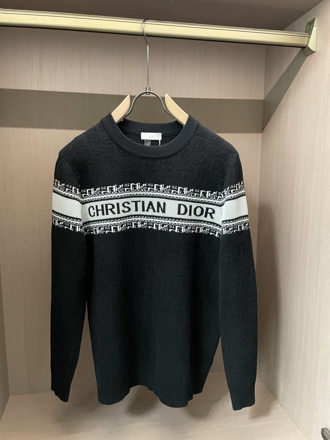 Dior 重磅推荐！2025aw秋冬新款 专柜同步 时尚经典基础款针织衫 秋冬必备款 采用针织衫加厚毛衣