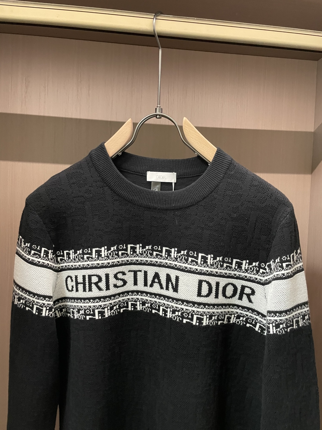 Dior 重磅推荐！2025aw秋冬新款 专柜同步 时尚经典基础款针织衫 秋冬必备款 采用针织衫加厚毛衣