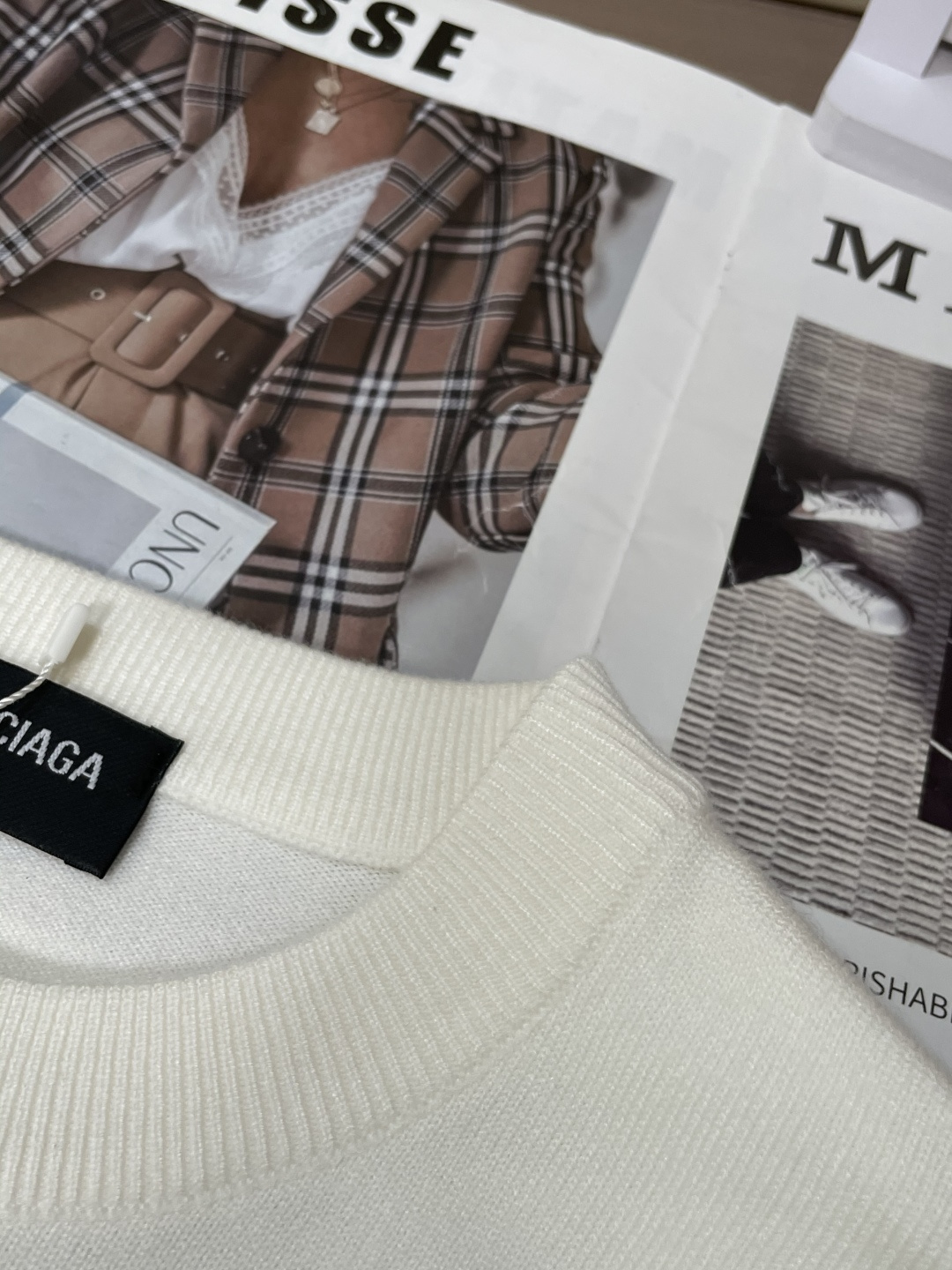 巴黎世家 重磅推荐！2025aw秋冬新款 专柜同步 时尚经典基础款针织衫 秋冬必备款 采用针织衫加厚毛衣