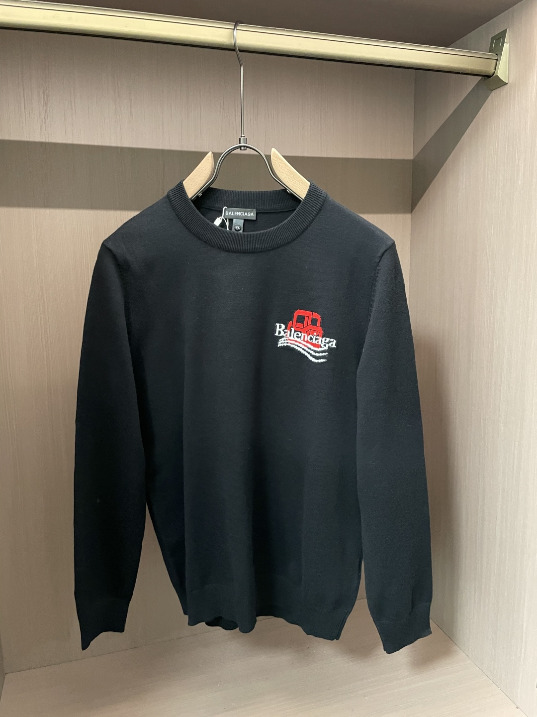 巴黎世家 重磅推荐！2025aw秋冬新款 专柜同步 时尚经典基础款针织衫 秋冬必备款 采用针织衫加厚毛衣