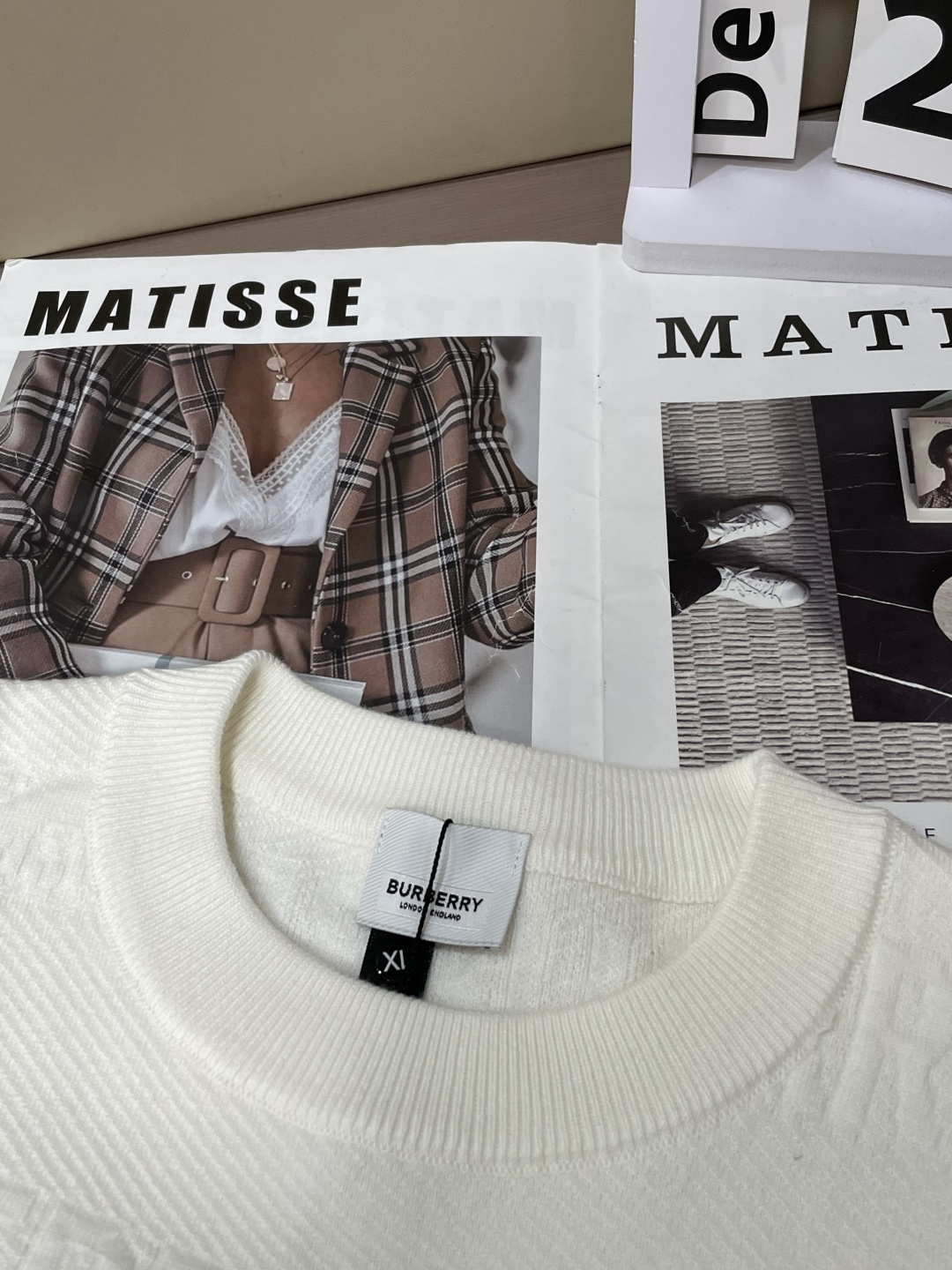 BUR 重磅推荐！2025aw秋冬新款 专柜同步 时尚经典基础款针织衫 秋冬必备款 采用针织衫加厚毛衣，