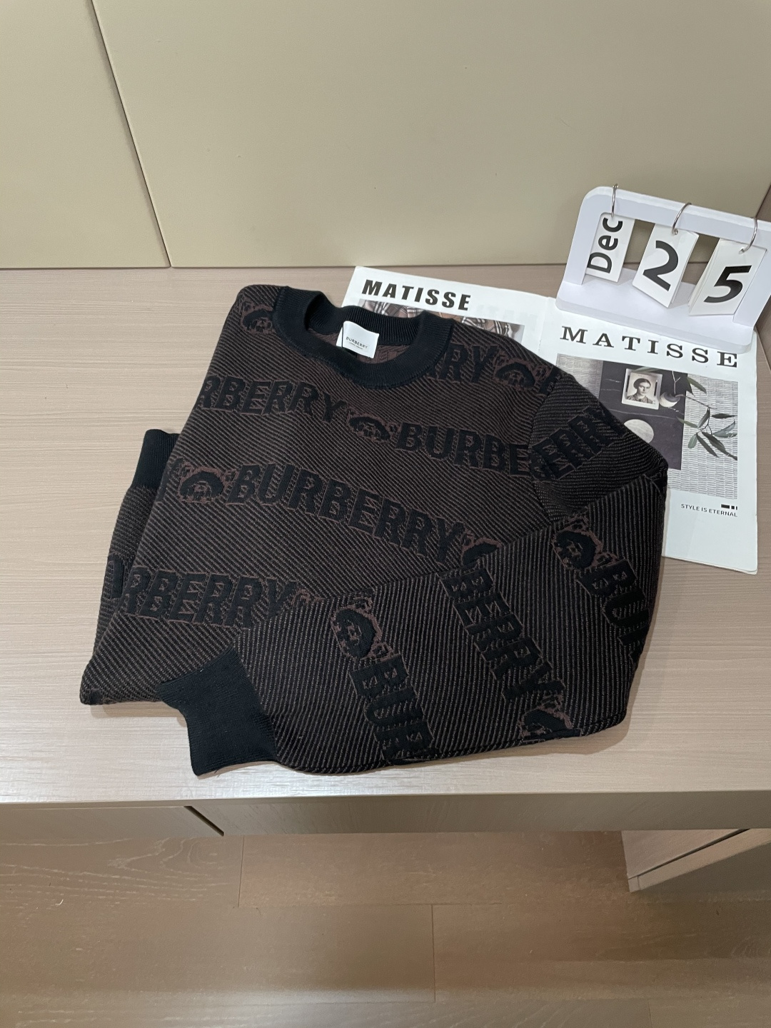 Bur 重磅推荐！2025aw秋冬新款 专柜同步 时尚经典基础款针织衫 秋冬必备款 采用针织衫加厚毛衣，