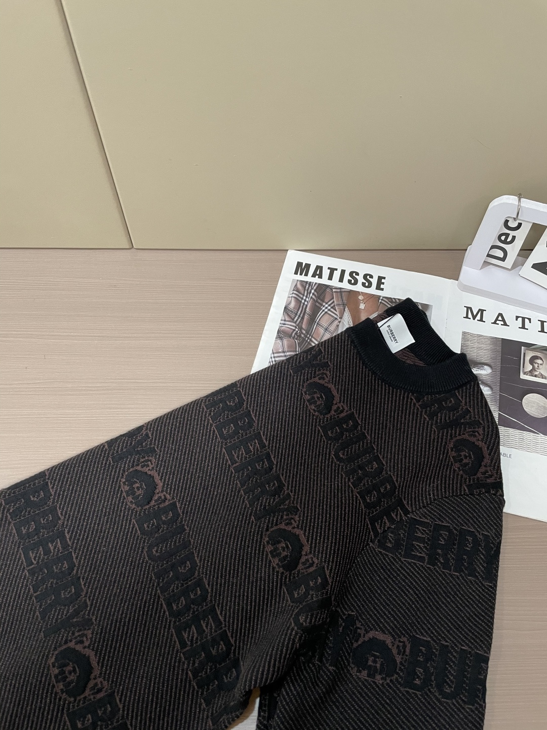 Bur 重磅推荐！2025aw秋冬新款 专柜同步 时尚经典基础款针织衫 秋冬必备款 采用针织衫加厚毛衣，