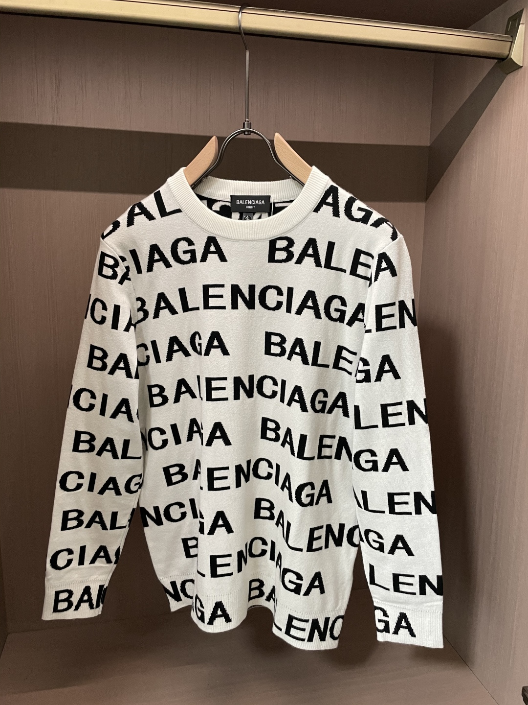 巴黎世家 重磅推荐！2025aw秋冬新款 专柜同步 时尚经典基础款针织衫 秋冬必备款 采用针织衫加厚毛衣