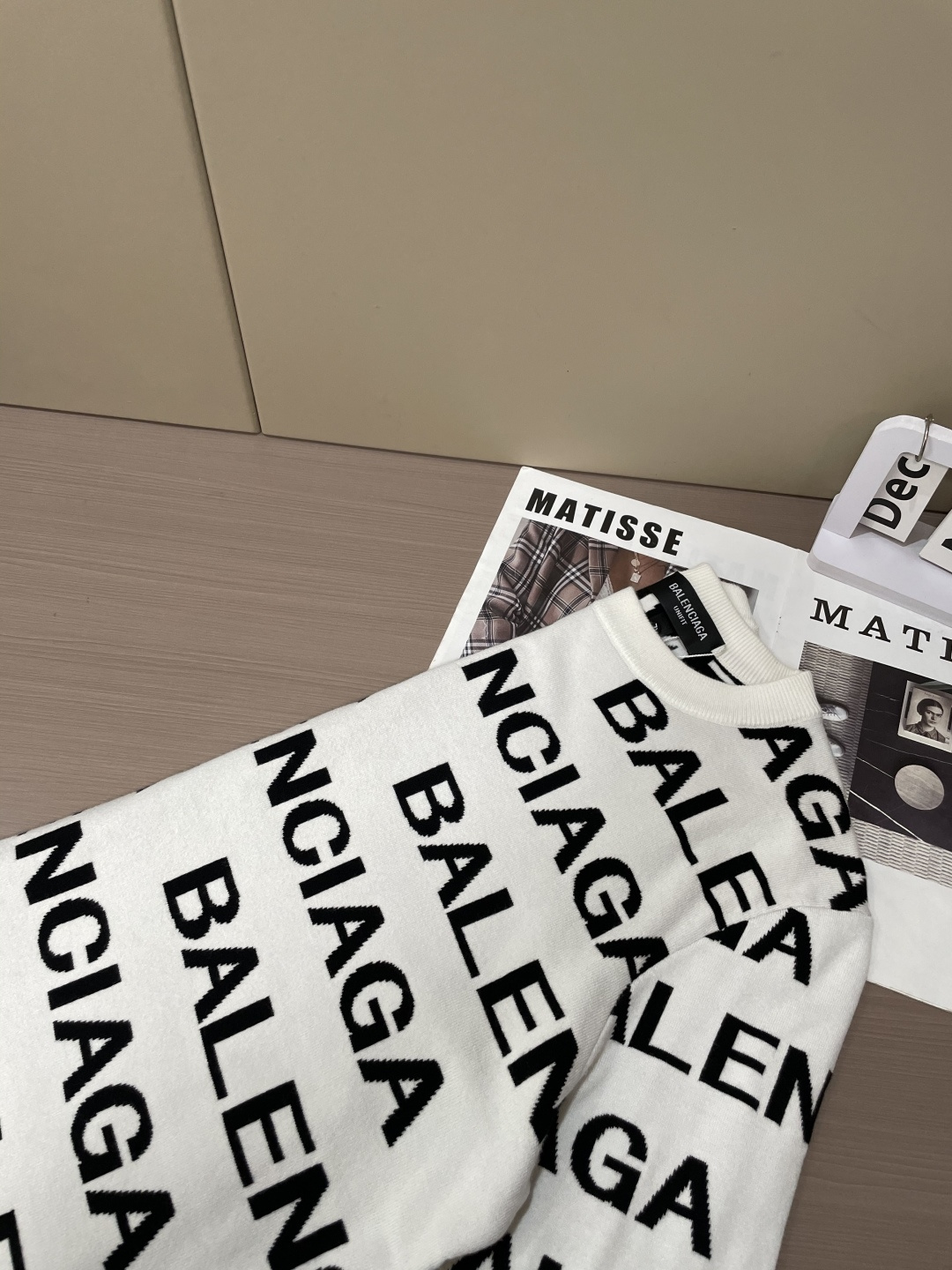 巴黎世家 重磅推荐！2025aw秋冬新款 专柜同步 时尚经典基础款针织衫 秋冬必备款 采用针织衫加厚毛衣