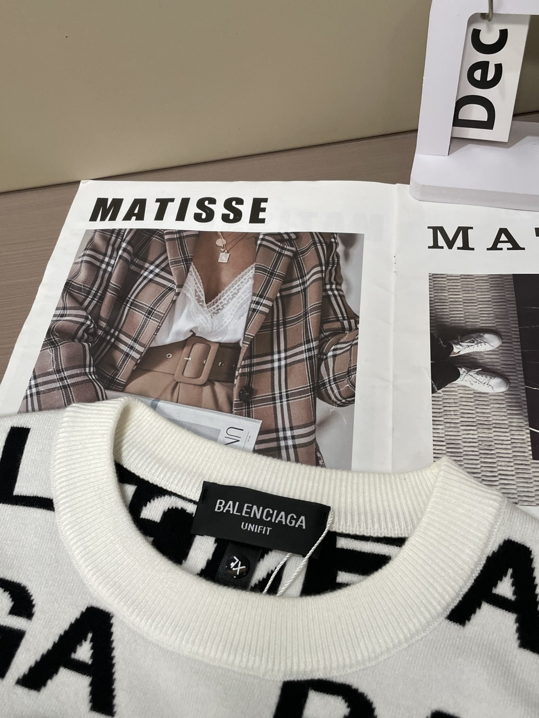 巴黎世家 重磅推荐！2025aw秋冬新款 专柜同步 时尚经典基础款针织衫 秋冬必备款 采用针织衫加厚毛衣