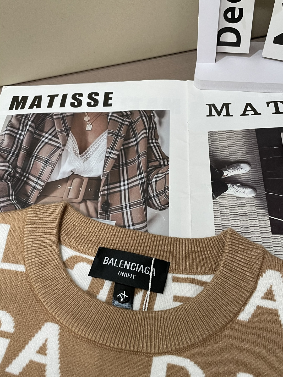 巴黎世家 重磅推荐！2025aw秋冬新款 专柜同步 时尚经典基础款针织衫 秋冬必备款 采用针织衫加厚毛衣