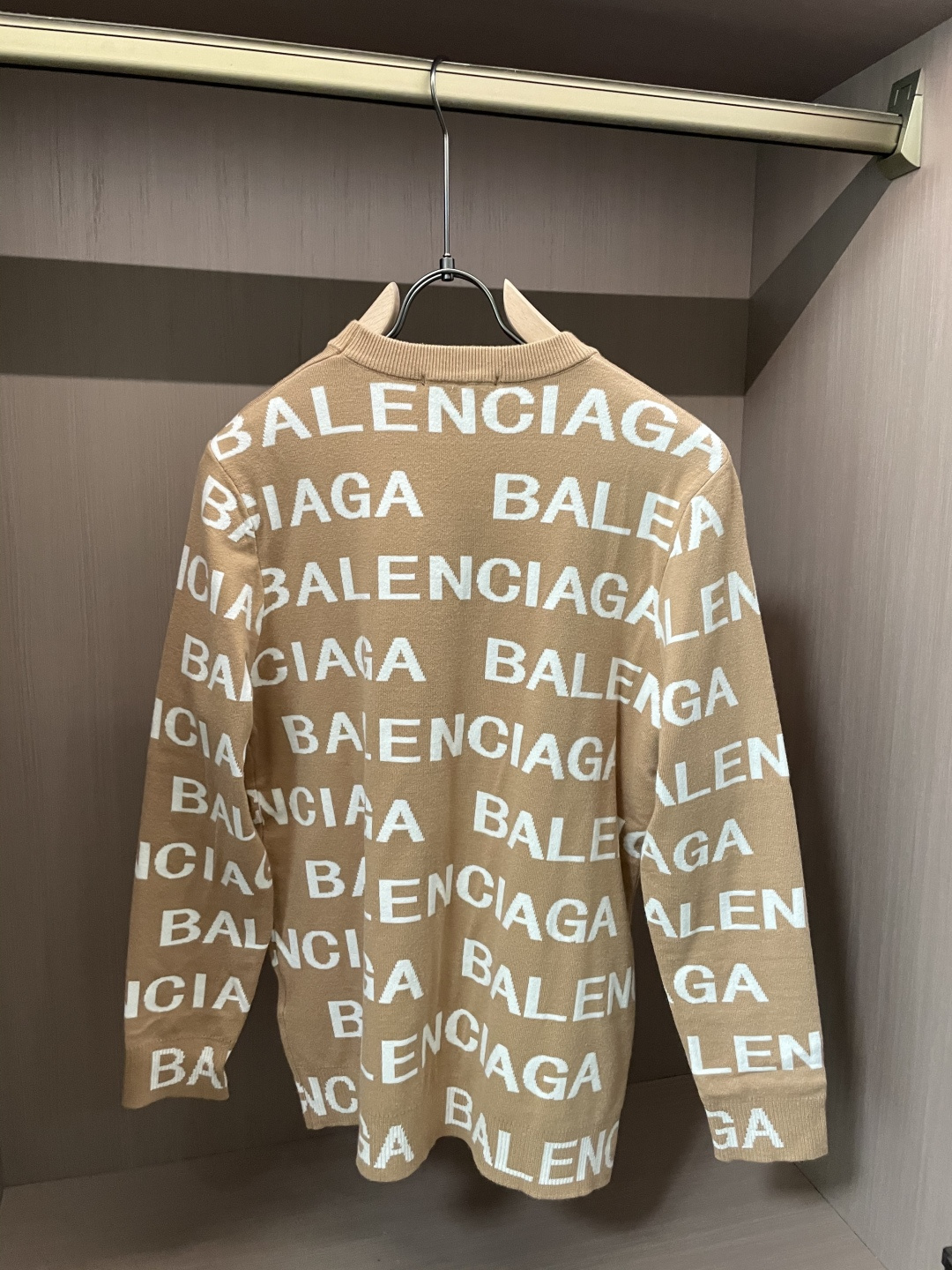 巴黎世家 重磅推荐！2025aw秋冬新款 专柜同步 时尚经典基础款针织衫 秋冬必备款 采用针织衫加厚毛衣