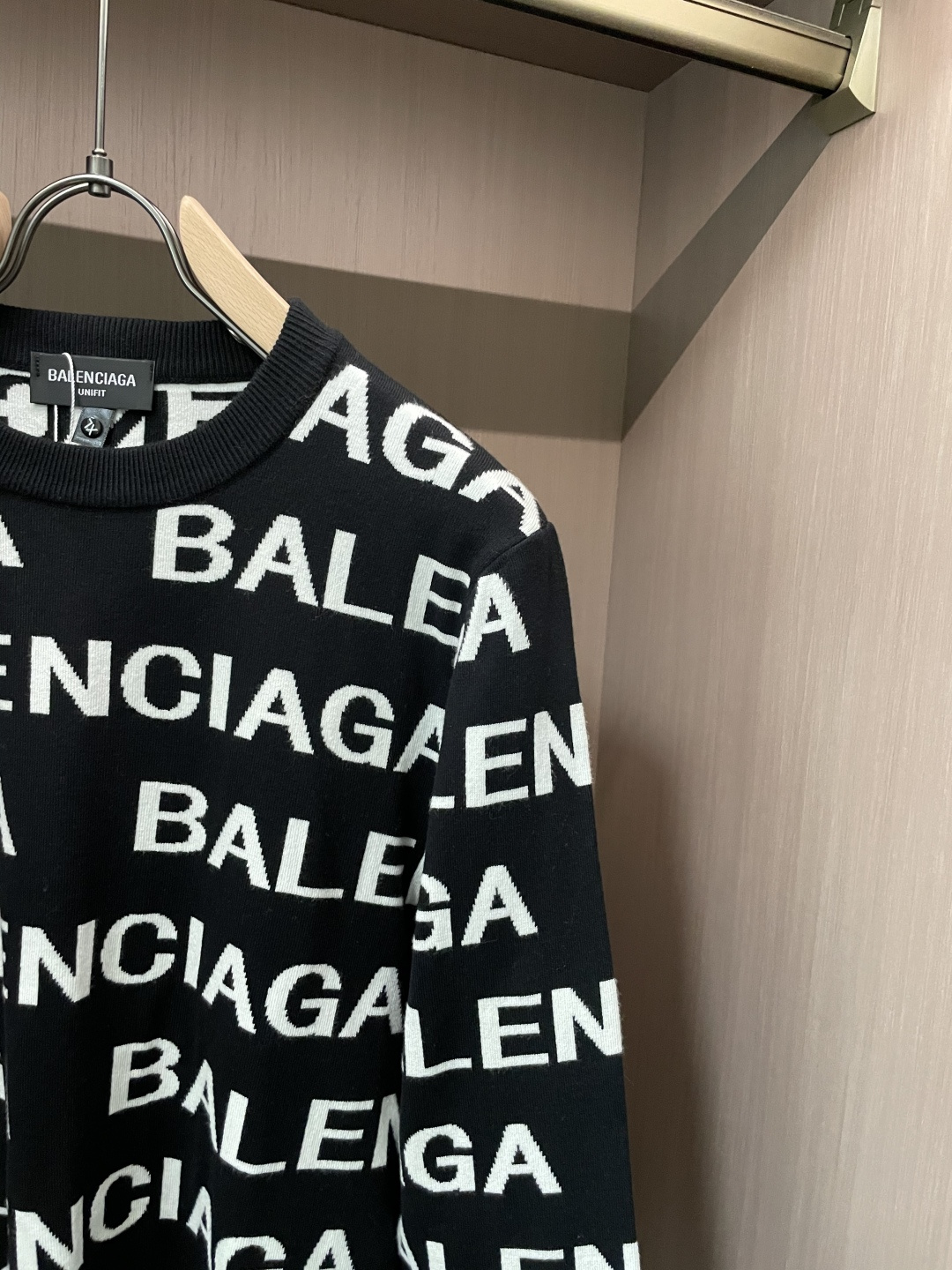 巴黎世家 重磅推荐！2025aw秋冬新款 专柜同步 时尚经典基础款针织衫 秋冬必备款 采用针织衫加厚毛衣