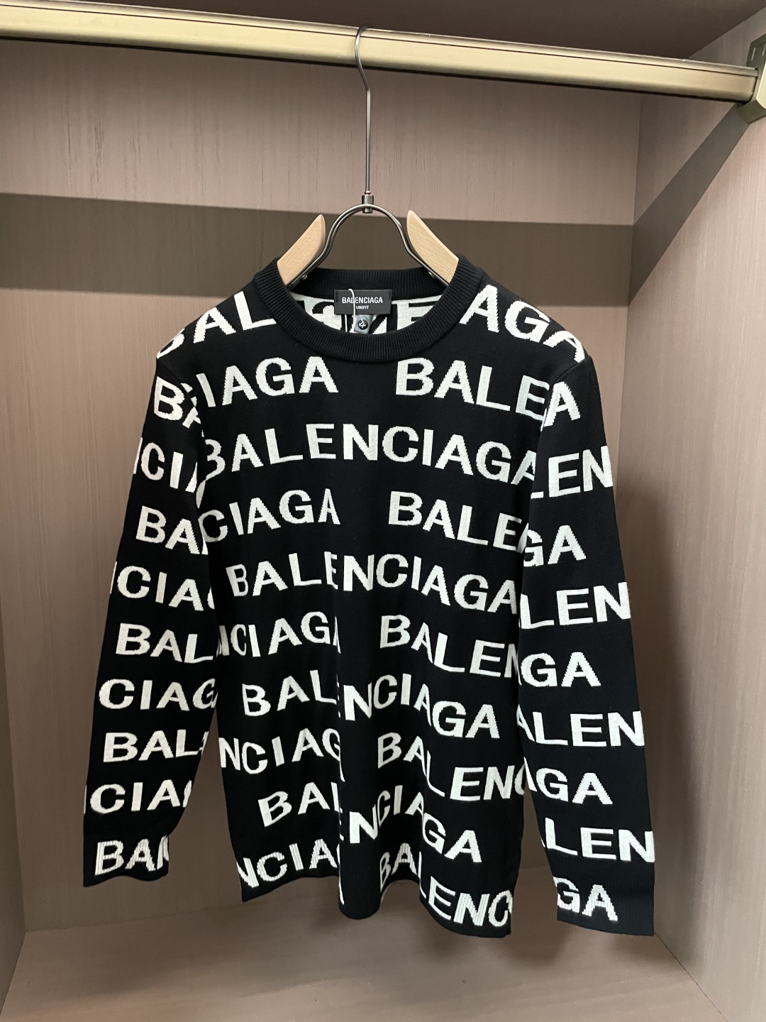 巴黎世家 重磅推荐！2025aw秋冬新款 专柜同步 时尚经典基础款针织衫 秋冬必备款 采用针织衫加厚毛衣