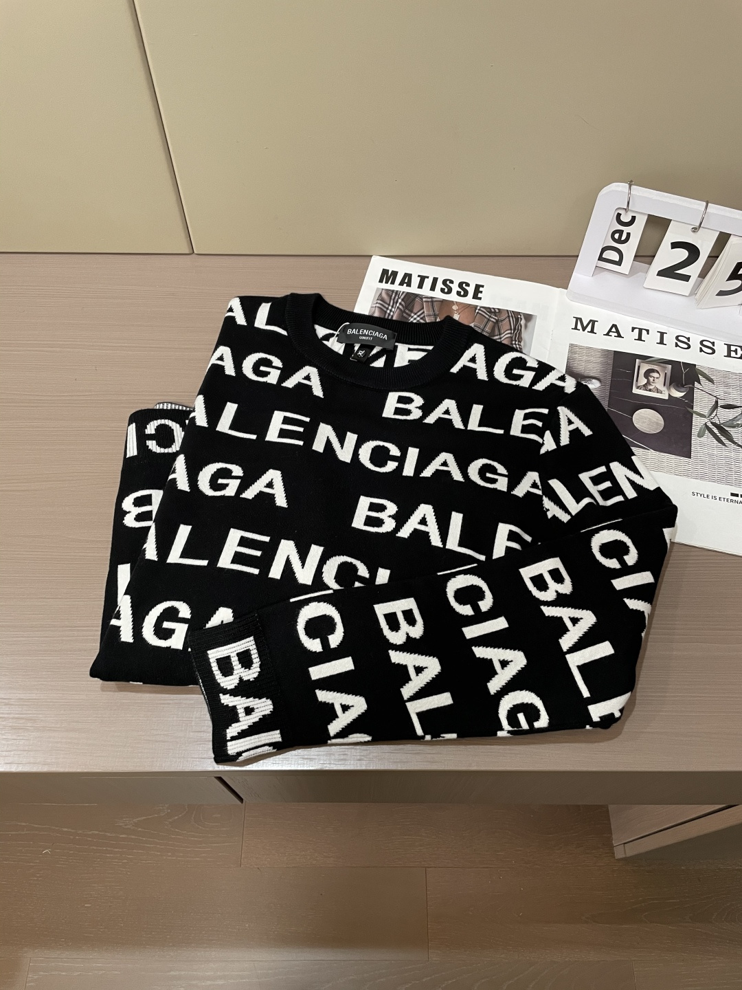 巴黎世家 重磅推荐！2025aw秋冬新款 专柜同步 时尚经典基础款针织衫 秋冬必备款 采用针织衫加厚毛衣