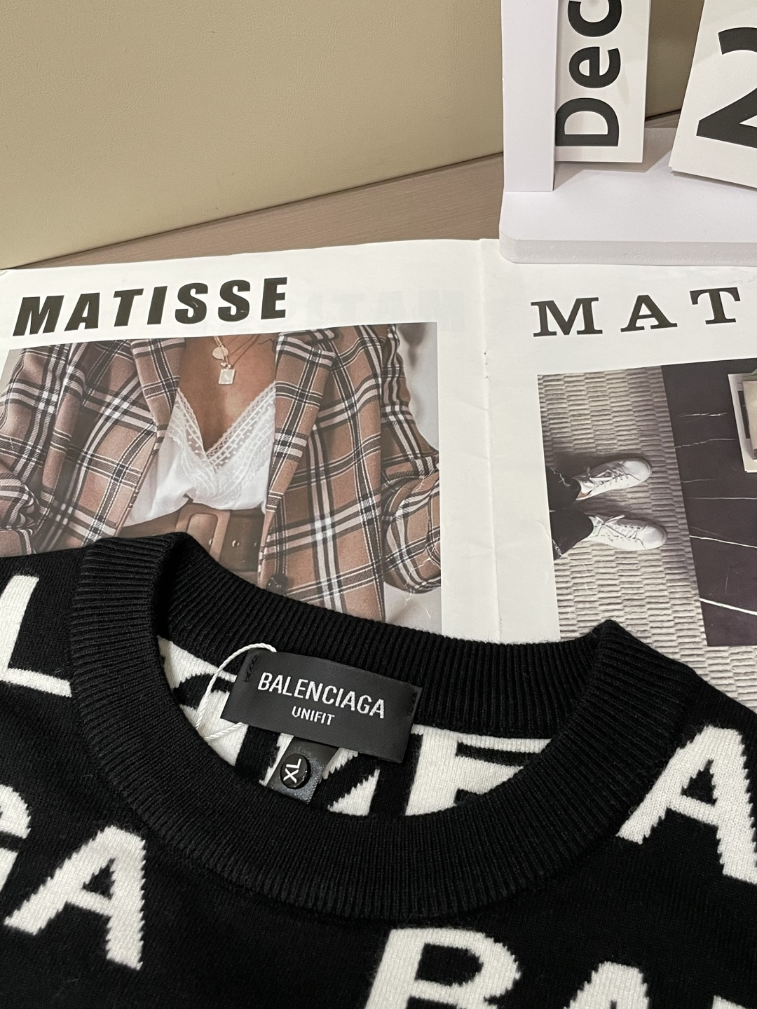 巴黎世家 重磅推荐！2025aw秋冬新款 专柜同步 时尚经典基础款针织衫 秋冬必备款 采用针织衫加厚毛衣