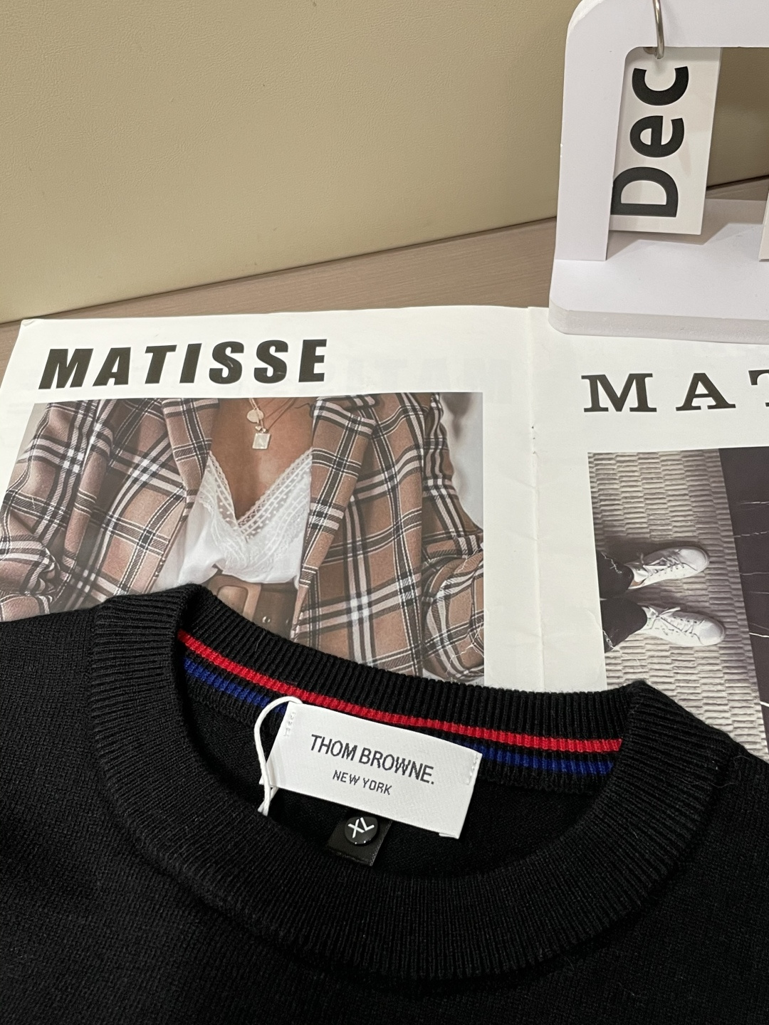 TB 重磅推荐！2025aw秋冬新款 专柜同步 时尚经典基础款针织衫 秋冬必备款 采用针织衫加厚毛衣，精