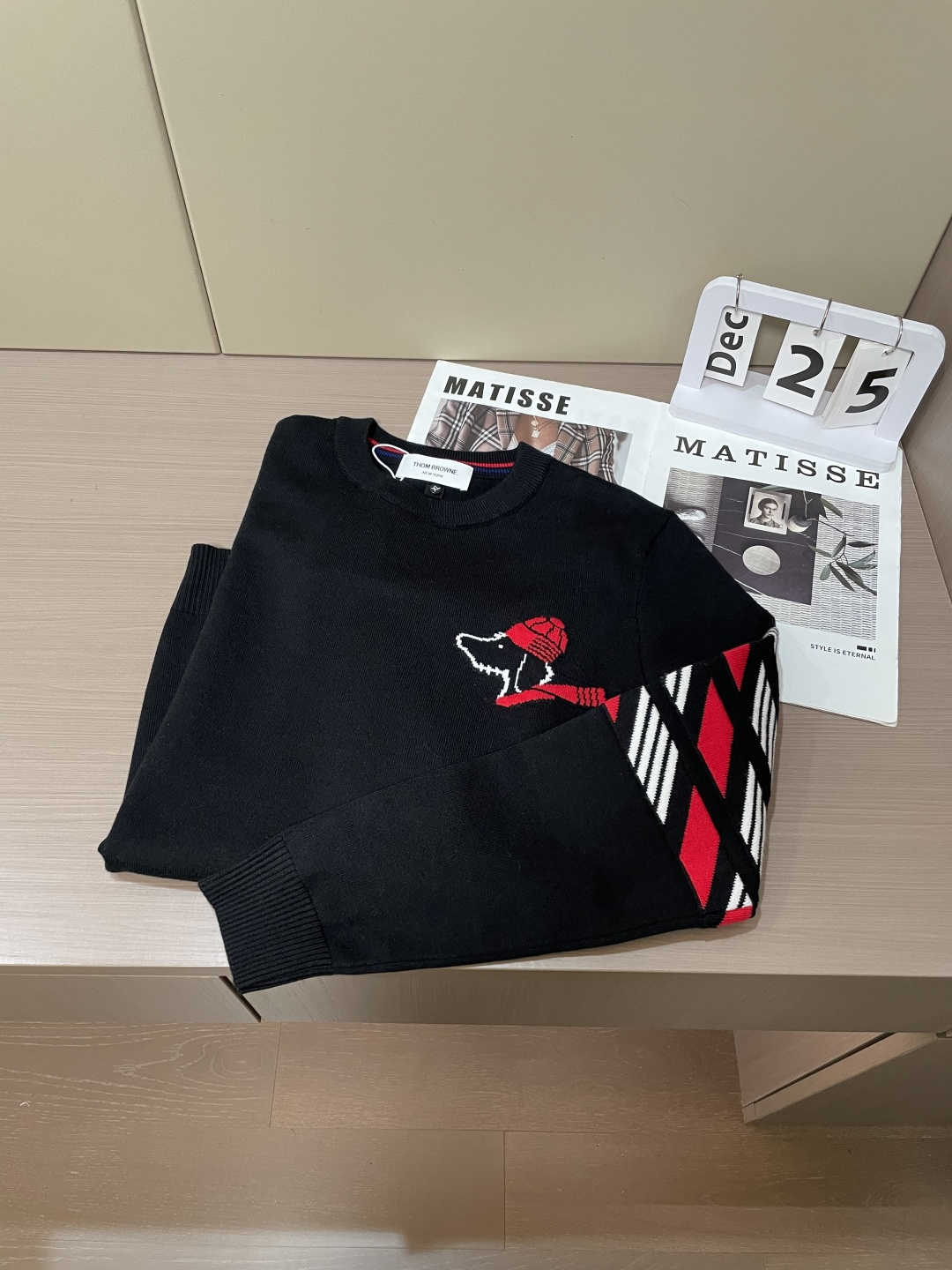 TB 重磅推荐！2025aw秋冬新款 专柜同步 时尚经典基础款针织衫 秋冬必备款 采用针织衫加厚毛衣，精