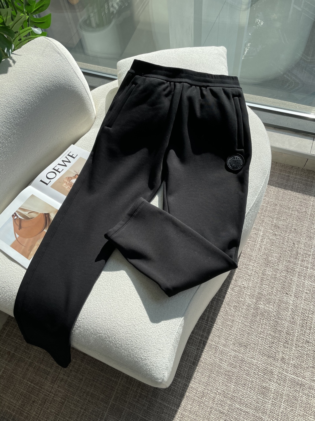 加拿大鹅 2025秋冬最新休闲裤 加厚款 日常必备 版型超赞，能很好的修复各种腿型，非常个性！柔软排汗，