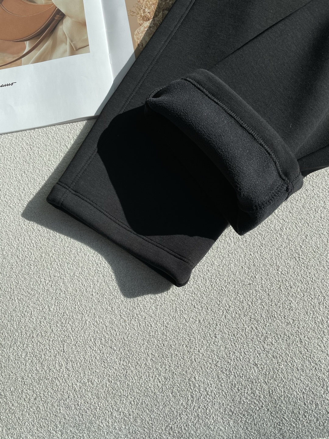 加拿大鹅 2025秋冬最新休闲裤 加厚款 日常必备 版型超赞，能很好的修复各种腿型，非常个性！柔软排汗，