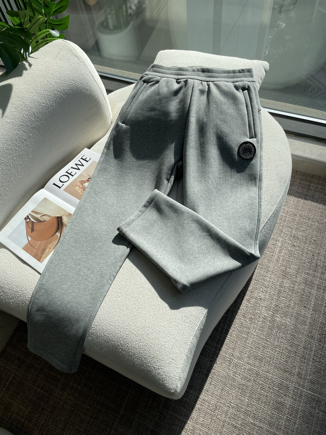 加拿大鹅 2025秋冬最新休闲裤 加厚款 日常必备 版型超赞，能很好的修复各种腿型，非常个性！柔软排汗，