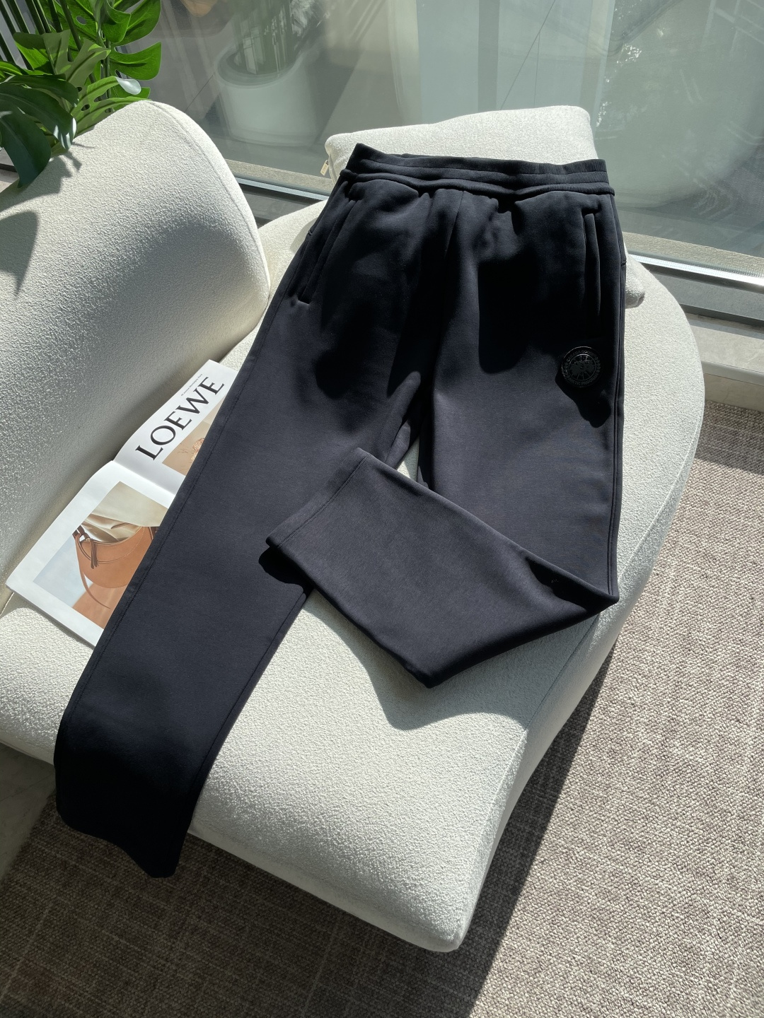 加拿大鹅 2025秋冬最新休闲裤 加厚款 日常必备 版型超赞，能很好的修复各种腿型，非常个性！柔软排汗，