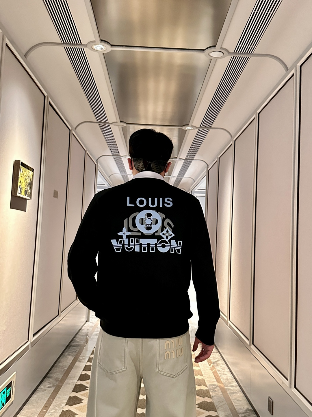 Lv /2025秋冬新品 定制顶级卫衣棉，面料特别有质感，冬季必备单品，保暖性好。男女通穿，细节到位，版