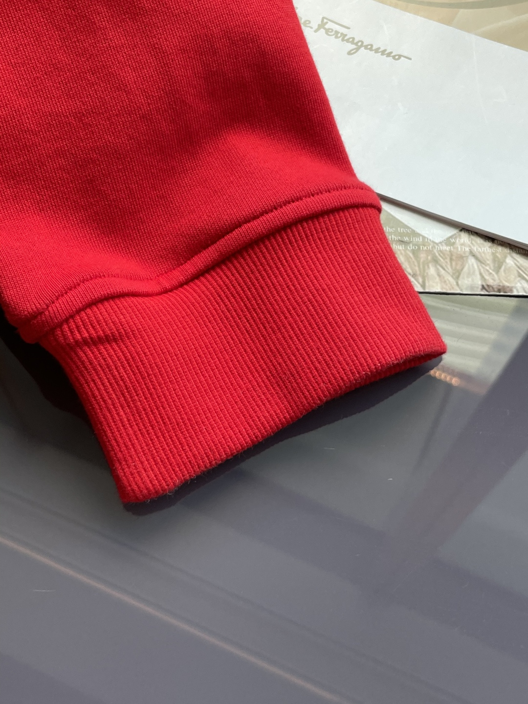 爱🐎仕 /2025秋冬新品 定制顶级卫衣棉，面料特别有质感，冬季必备单品，保暖性好。男女通穿，细节到位，