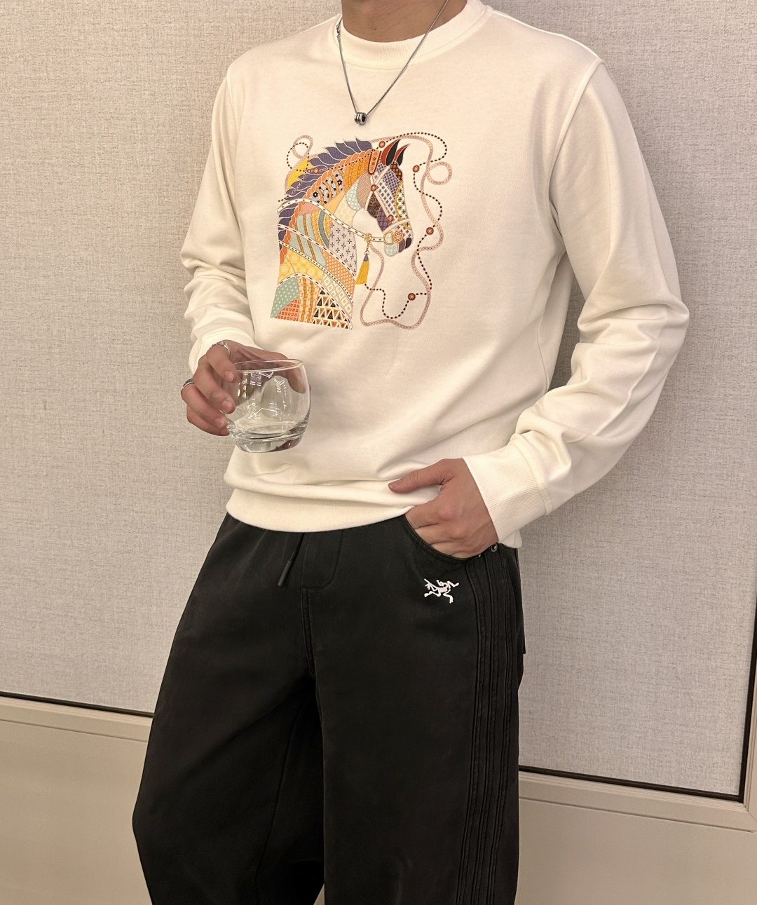 爱🐎仕 /2025秋冬新品 定制顶级卫衣棉，面料特别有质感，冬季必备单品，保暖性好。男女通穿，细节到位，