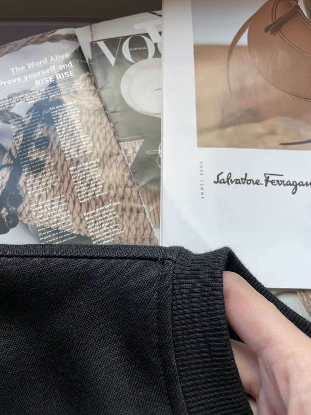 爱🐎仕 /2025秋冬新品 定制顶级卫衣棉，面料特别有质感，冬季必备单品，保暖性好。男女通穿，细节到位，