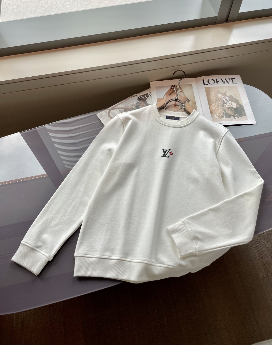 Lv /2025秋冬新品 定制顶级卫衣棉，面料特别有质感，冬季必备单品，保暖性好。男女通穿，细节到位，版