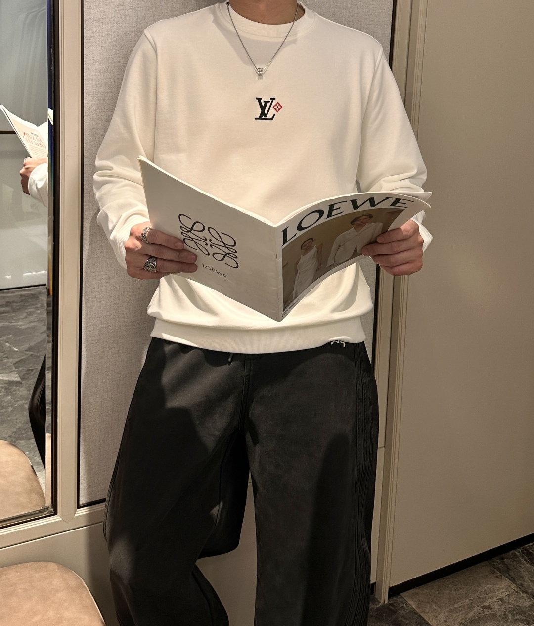 Lv /2025秋冬新品 定制顶级卫衣棉，面料特别有质感，冬季必备单品，保暖性好。男女通穿，细节到位，版