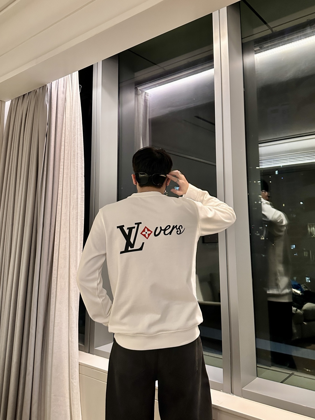 Lv /2025秋冬新品 定制顶级卫衣棉，面料特别有质感，冬季必备单品，保暖性好。男女通穿，细节到位，版