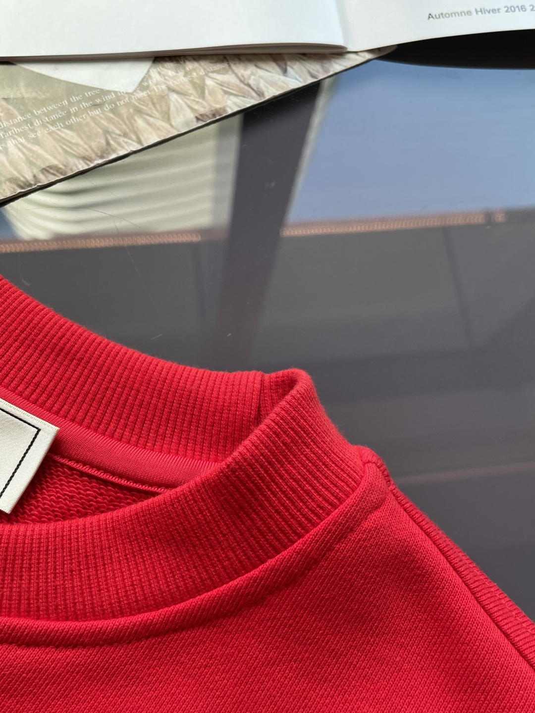 爱🐎仕 /2025秋冬新品 定制顶级卫衣棉，面料特别有质感，冬季必备单品，保暖性好。男女通穿，细节到位，