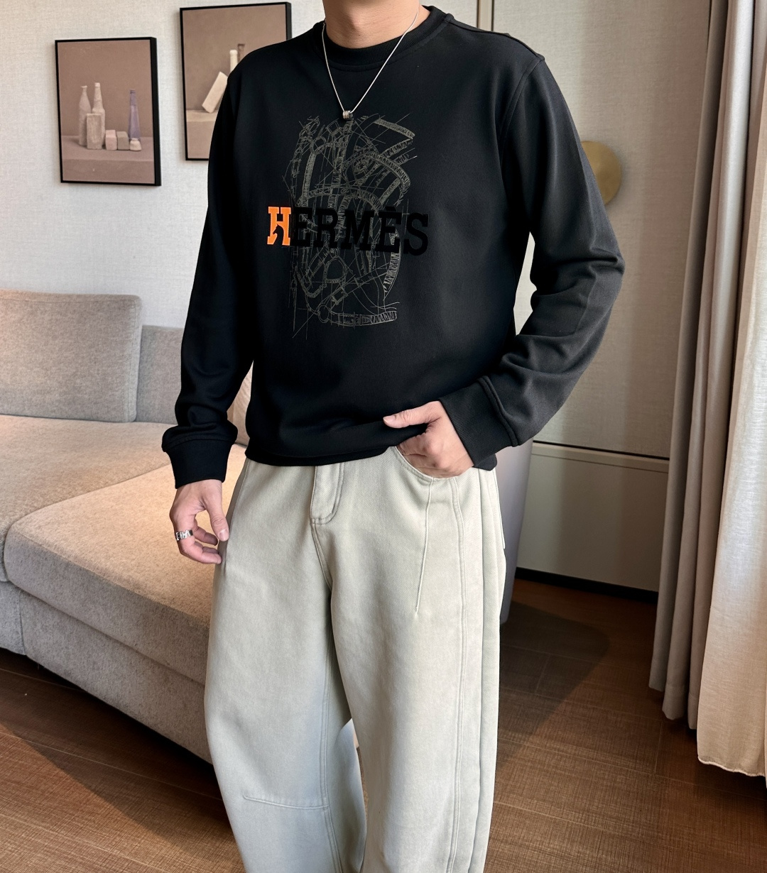 爱🐎仕 /2025秋冬新品 定制顶级卫衣棉，面料特别有质感，冬季必备单品，保暖性好。男女通穿，细节到位，