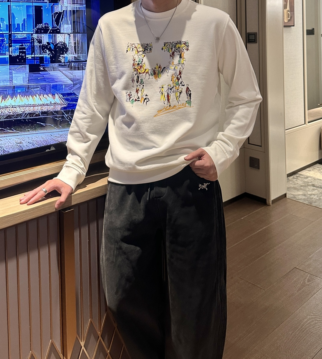 爱🐎仕 /2025秋冬新品 定制顶级卫衣棉，面料特别有质感，冬季必备单品，保暖性好。男女通穿，细节到位，