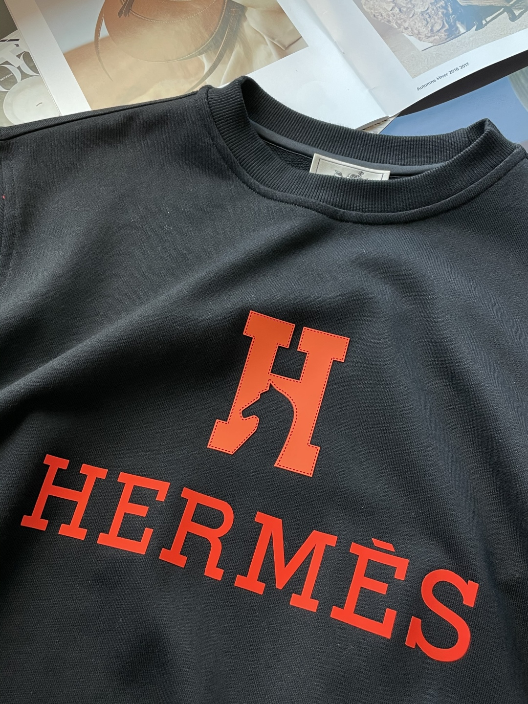 爱🐎仕 /2025秋冬新品 定制顶级卫衣棉，面料特别有质感，冬季必备单品，保暖性好。男女通穿，细节到位，