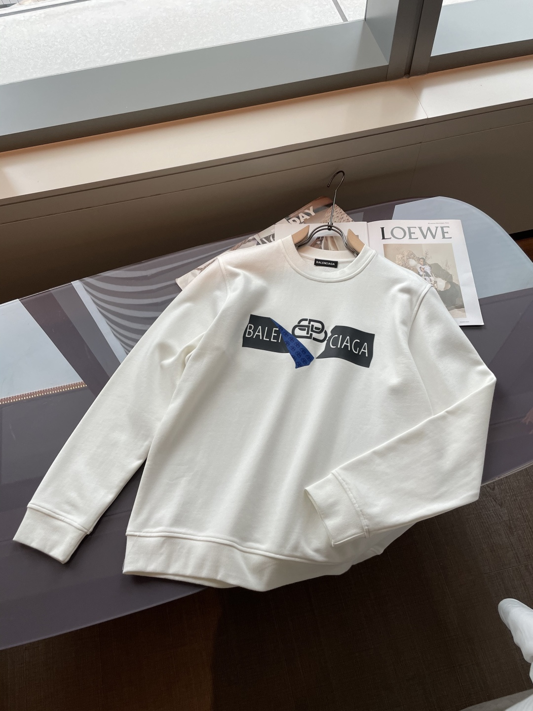 巴黎世家/2025秋冬新品 定制顶级卫衣棉，面料特别有质感，冬季必备单品，保暖性好。男女通穿，细节到位，