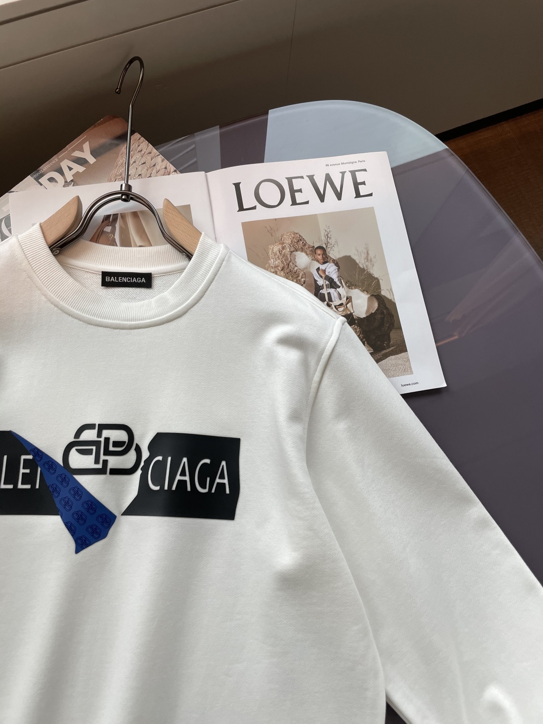 巴黎世家/2025秋冬新品 定制顶级卫衣棉，面料特别有质感，冬季必备单品，保暖性好。男女通穿，细节到位，